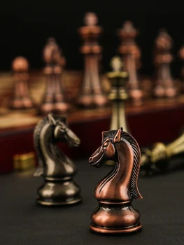 Роскошная шахматная игра В шахматы, специальная высококачественная подарочная коробка, складная шахматная доска из цельного дерева, шахматы большого размера